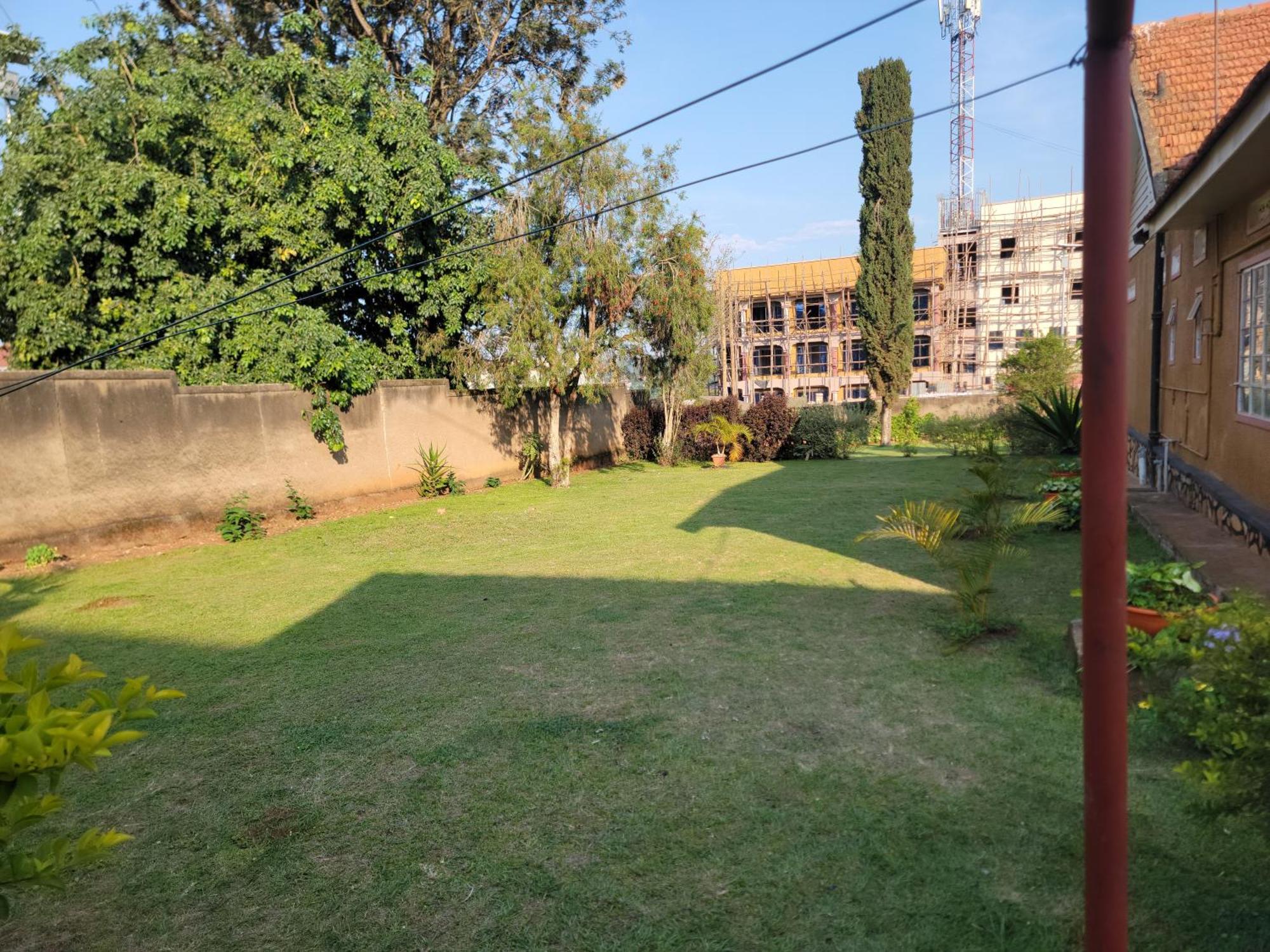 Bed and Breakfast Grassroots Cafe & Deli Masaka Exterior foto